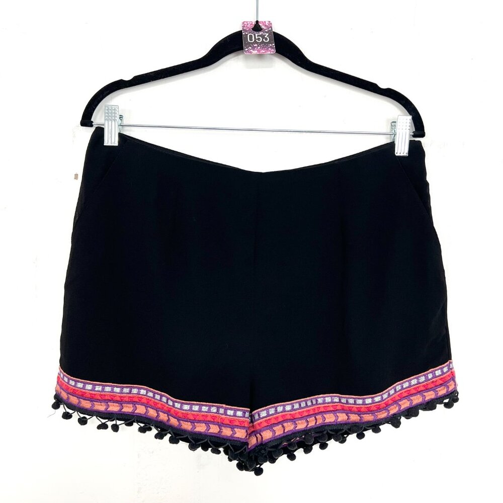 Forever21 Contemporary Shorts Black Pom Pom Embroidered Hem Jrs Large - Hole